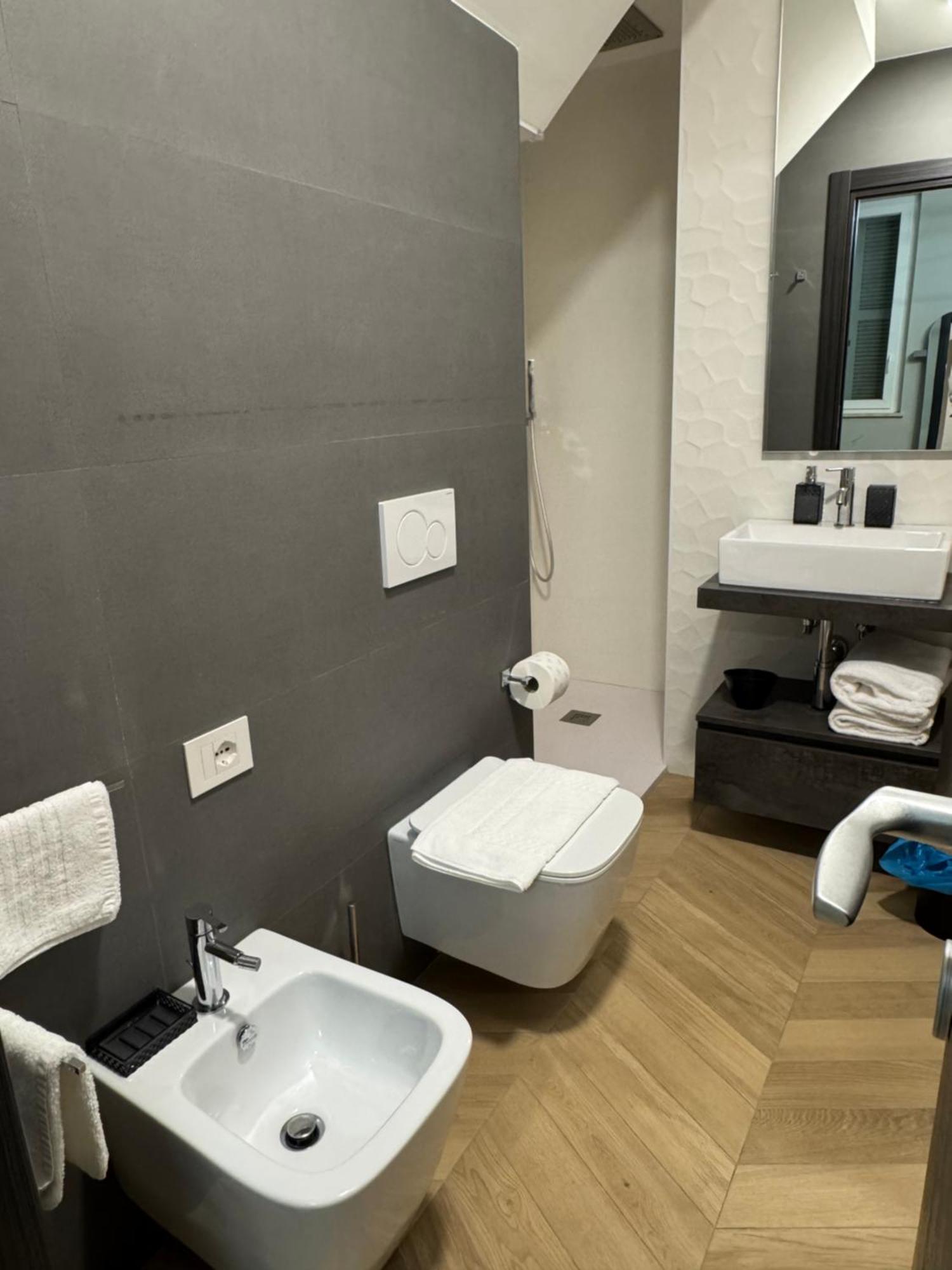 Sky Luxury Rooms Nettuno Eksteriør bilde
